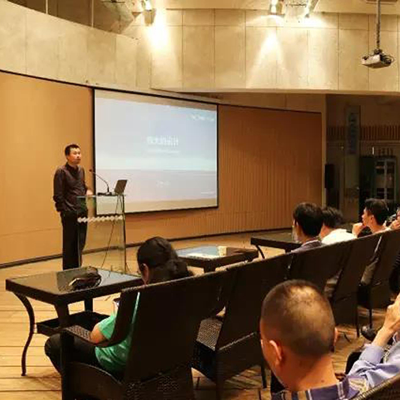 【木馬動態(tài)】“放大的設(shè)計(jì)”——丁偉先生為中國非物質(zhì)文化遺產(chǎn)傳承人進(jìn)行精彩演講。