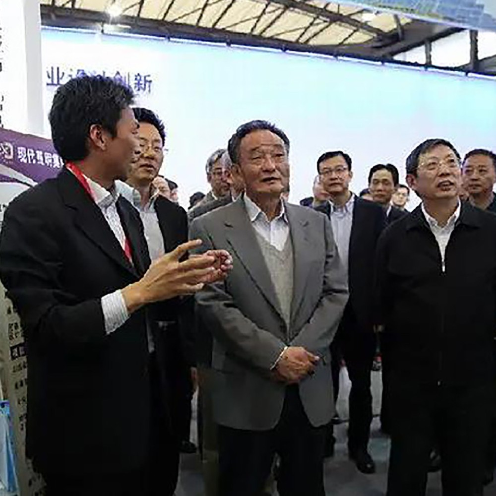 市長楊雄一行陪同前人大常委會委員長吳邦國同志視察木馬設(shè)計(jì)作品【Prona普羅娜】智慧照明系統(tǒng)